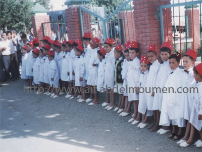 circoncision des enfants du village en 2000